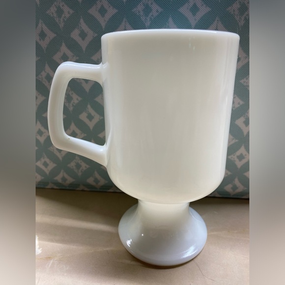 Set of 2 Collectible Milkglass pedestal mugs Walt Disney World “Mom” and “Dad” - Picture 6 of 8